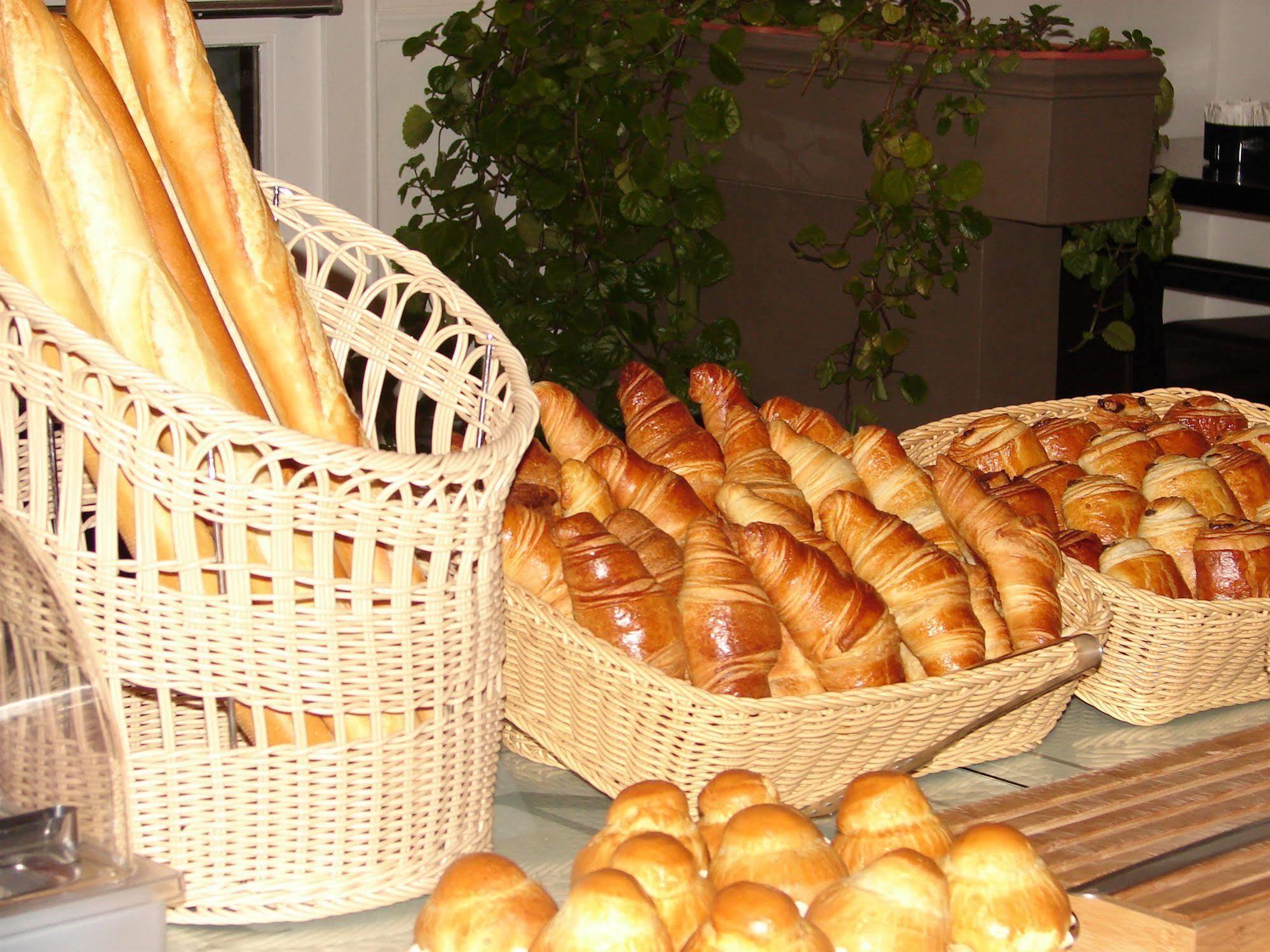 Budget Hotel Melun Sud - Dammarie Les Lys Buitenkant foto
